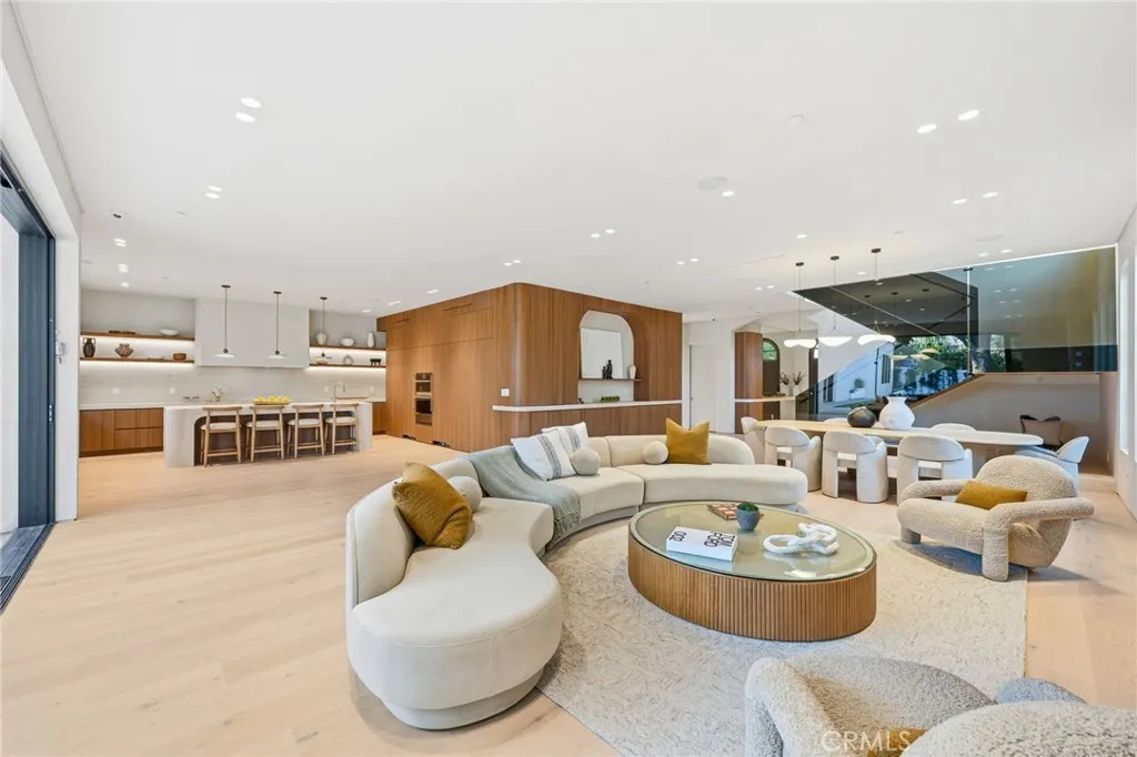 16782 Otsego, Encino, California 91436 home-pic-10